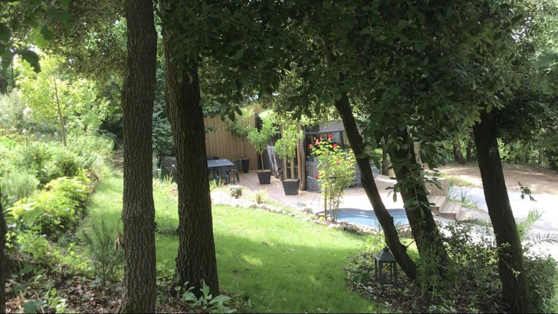 Bus Atypique Au Bord Du Canal Du Midi Et Au Coeur D'Une Foret 2 Chambres Villepinte  Eksteriør bilde